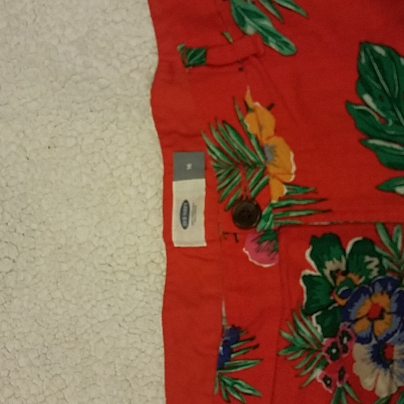 Old Navy shorts - Picture 2 of 2